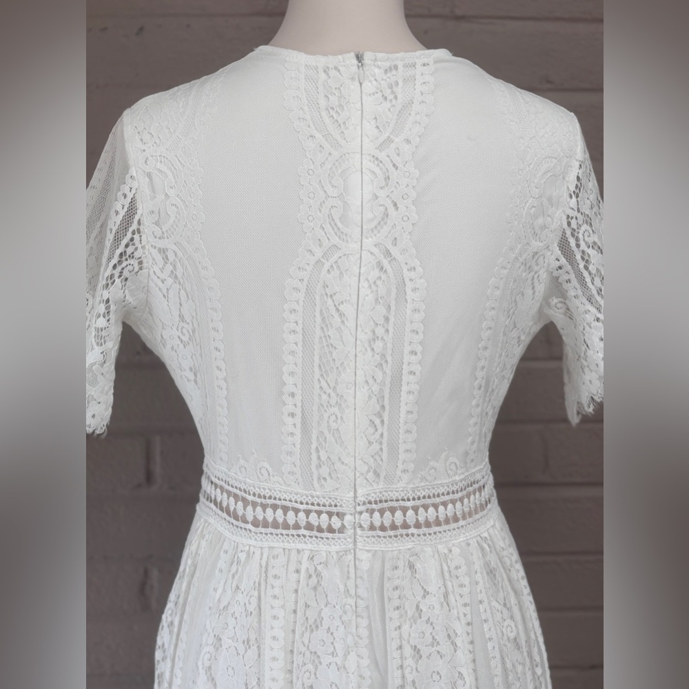 White Lace Dress - Picture 13 of 16